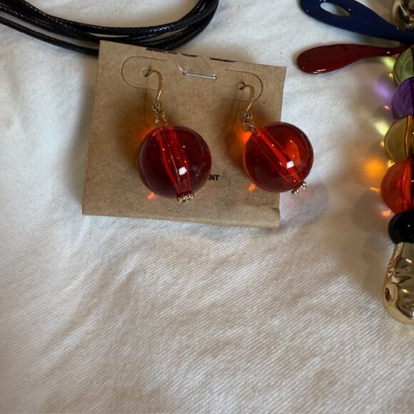 NWT Dragonfly Statement Necklace and Earrings Set Multicolor w/Gold Tone - Picture 5 of 8